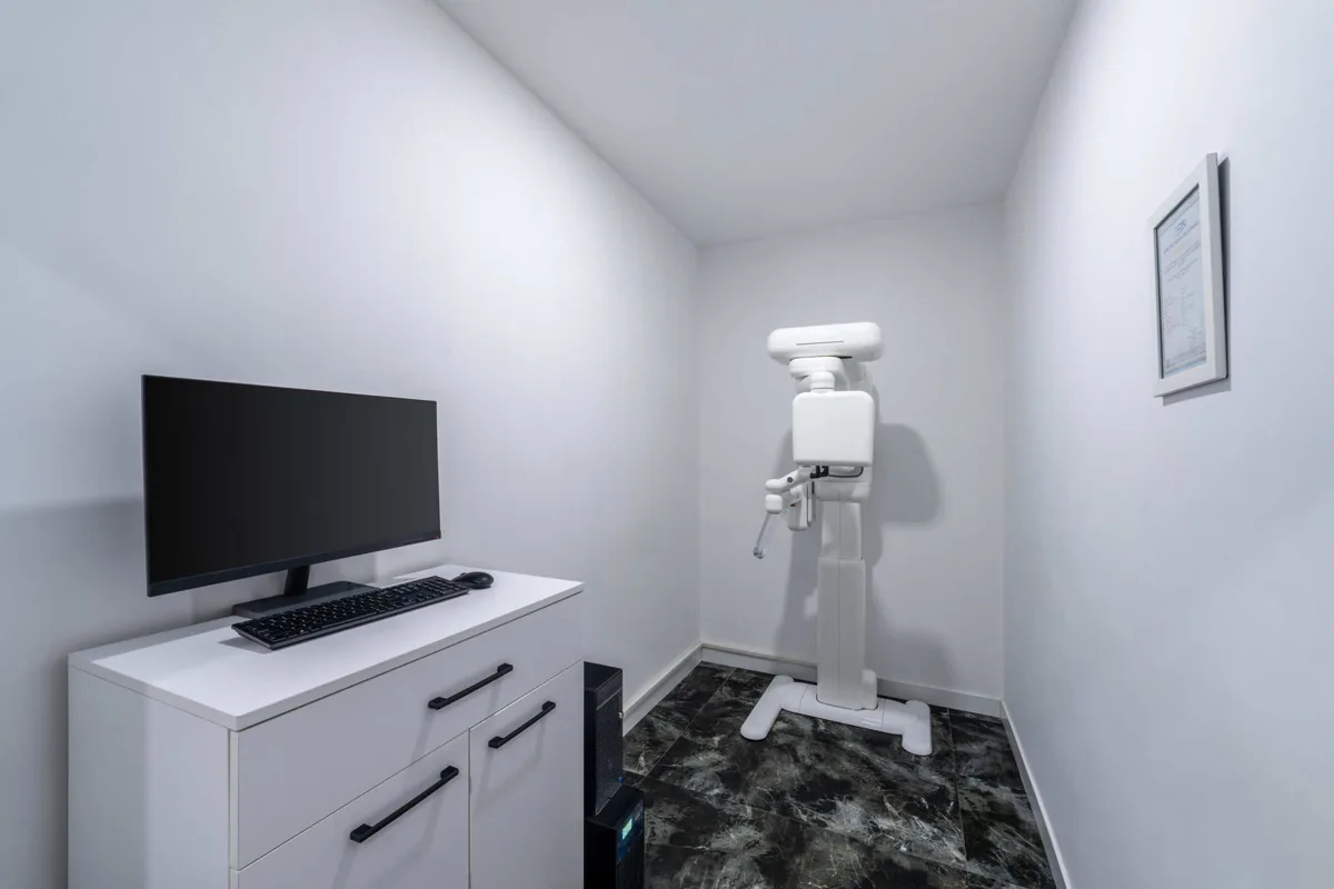 The 3D scanning room at Precious Dental in Antalya